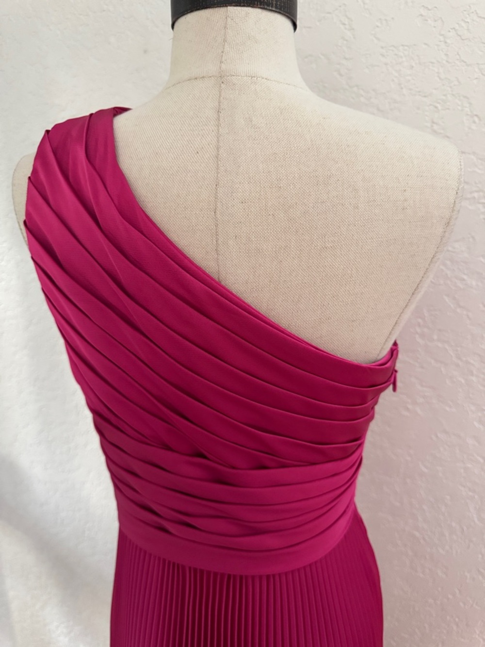 Christian Siriano One-Shoulder Ruffled Pleated Maxi Dress in Fuchsia - Picture 8 of 13